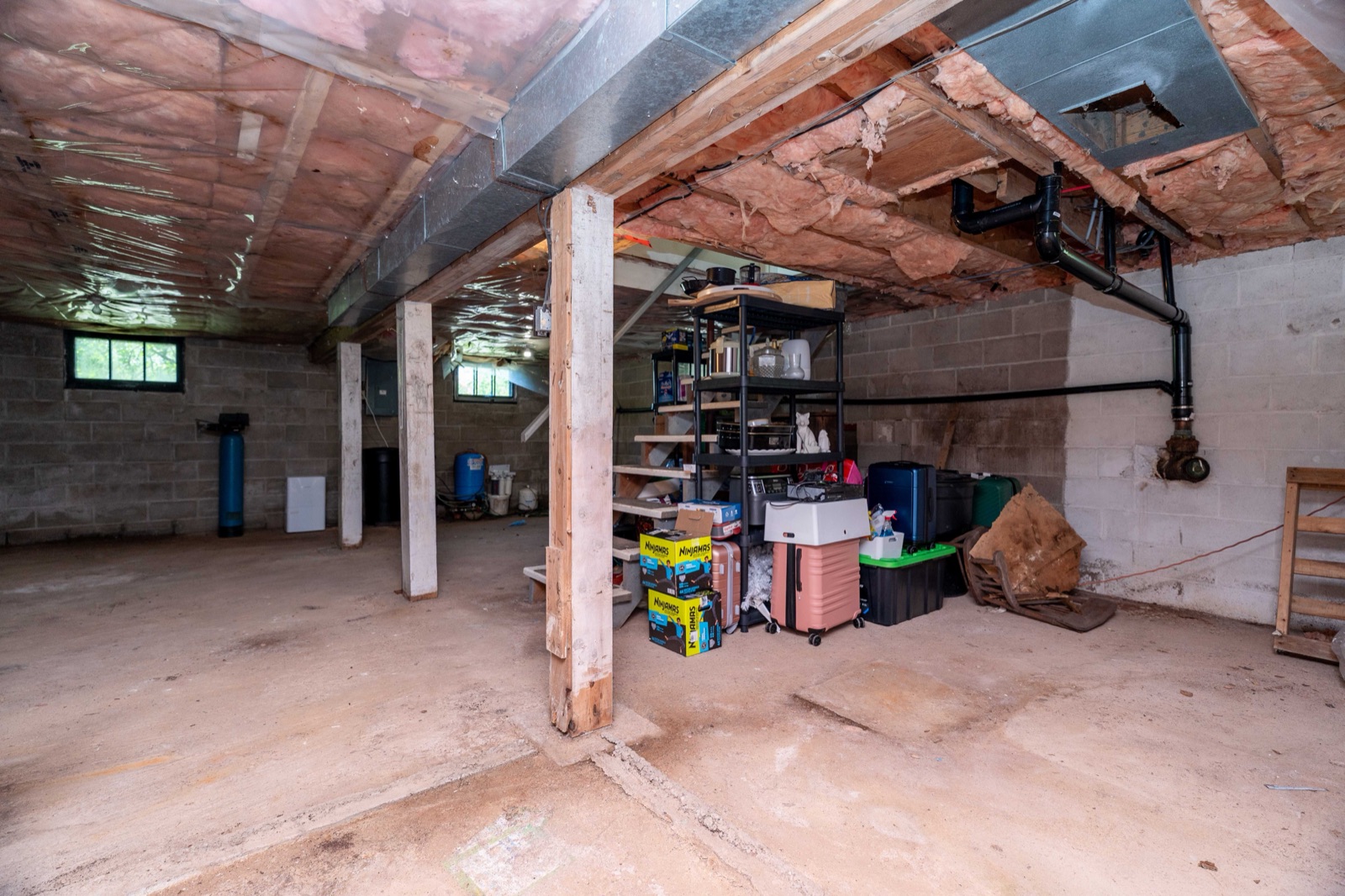 Full undeveloped basement offering generous storage