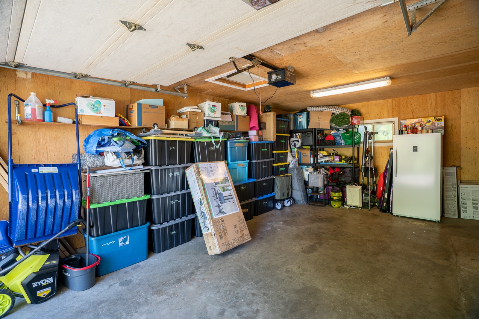 Attached single garage interior